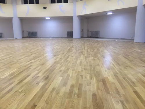 運(yùn)動(dòng)木地板表面變色現(xiàn)象解析 原因與應(yīng)對(duì)